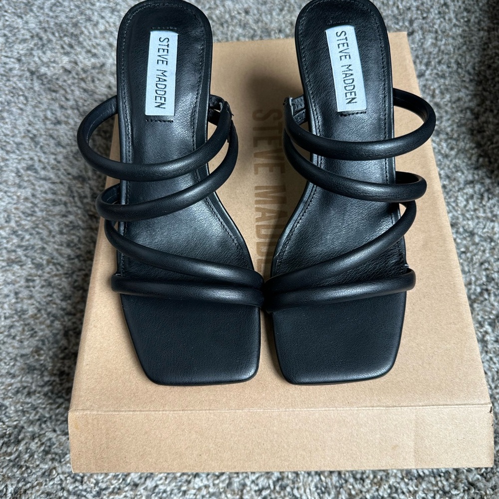 NEW Steve Madden Miou Black Strappy Heel
